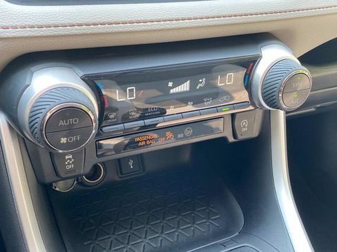 Used 2022 Toyota RAV4 XLE w/ Convenience Package AWD/4WD image 25