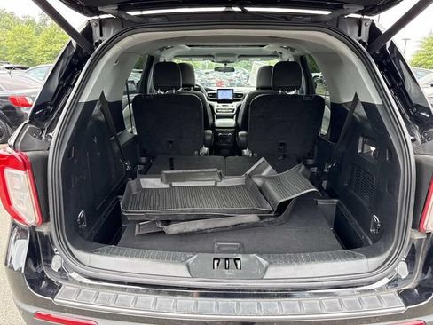 Used 2023 Ford Explorer XLT w/ Equipment Group 202A AWD/4WD image 12