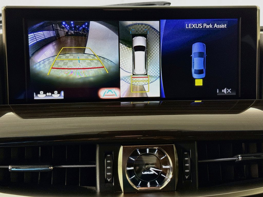 Certified 2021 Lexus LX 570 4WD w/ Inspiration Series #2 image 14