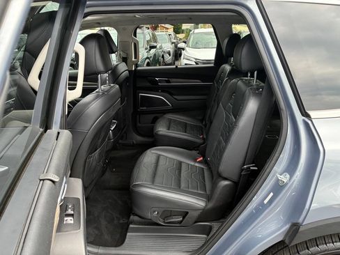 Used 2020 Kia Telluride SX w/ SX Prestige Package AWD/4WD image 26