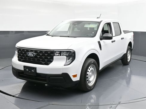 Used 2025 Ford Maverick XL w/ Equipment Group 102A image 4