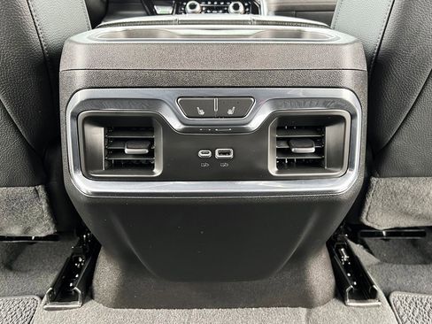 Used 2024 GMC Sierra 3500 Denali w/ Denali Reserve Package image 25