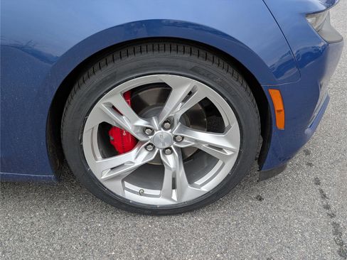 Used 2023 Chevrolet Camaro LT image 9