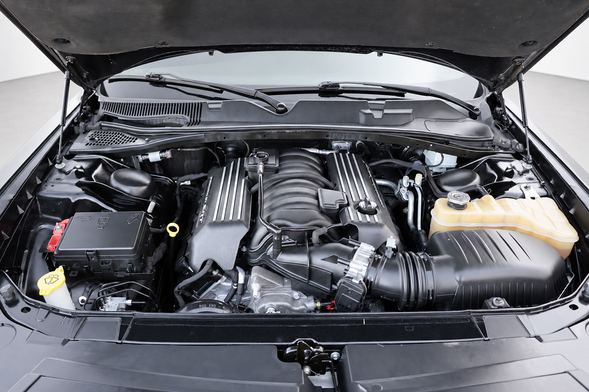 Used 2016 Dodge Challenger R/T Scat Pack w/ Leather Interior Group RWD image 38