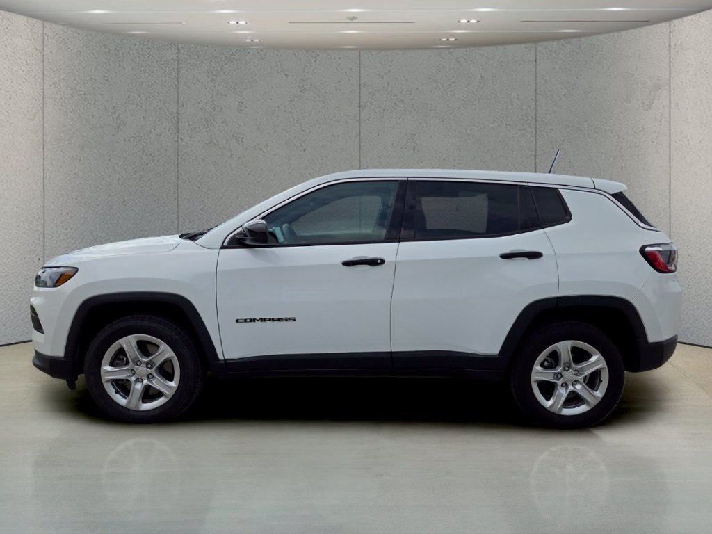 Used 2023 Jeep Compass Sport AWD/4WD image 9