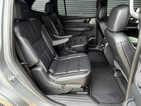 Used 2025 Buick Enclave Avenir w/ Trailering Package, 5000 lbs. image 21