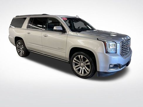 Used 2019 GMC Yukon XL Denali w/ Denali Ultimate Package AWD/4WD image 8