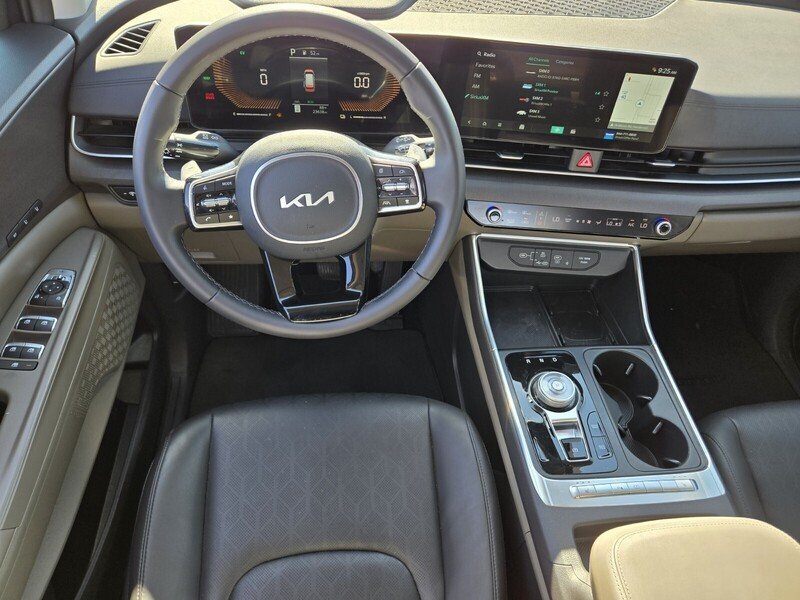 Certified 2025 Kia Carnival EX FWD image 13