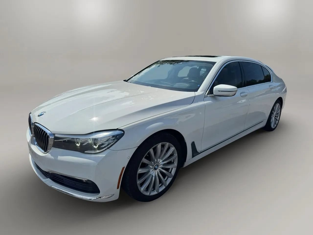 Used 2016 BMW 740i RWD image 4