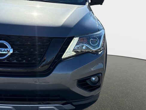 Used 2020 Nissan Pathfinder SL image 11
