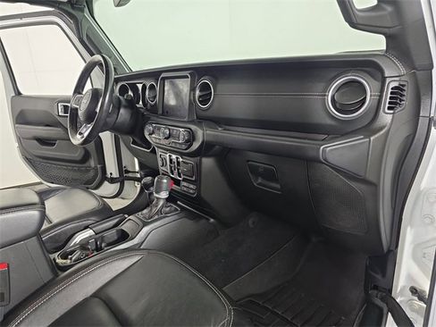 Used 2019 Jeep Wrangler Unlimited Sahara image 21
