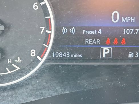 Used 2024 Nissan Murano SV w/ SV Midnight Edition Package image 17