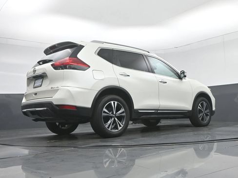Used 2017 Nissan Rogue SL w/ SL Premium Package AWD/4WD image 58