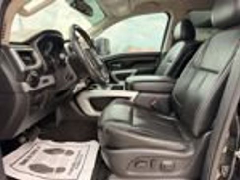 Used 2016 Nissan Titan PRO-4X w/ Pro-4x Convenience Package AWD/4WD image 24