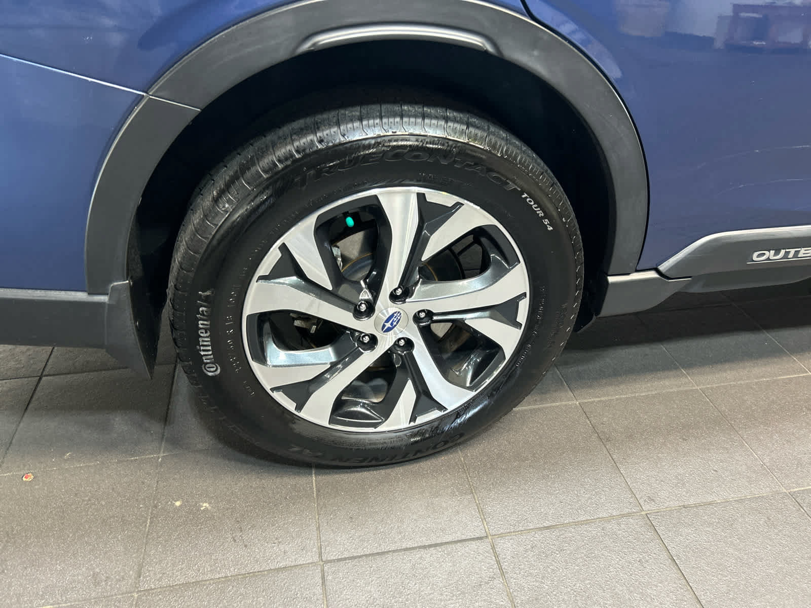 Used 2021 Subaru Outback Touring w/ Popular Package #2 AWD/4WD image 9