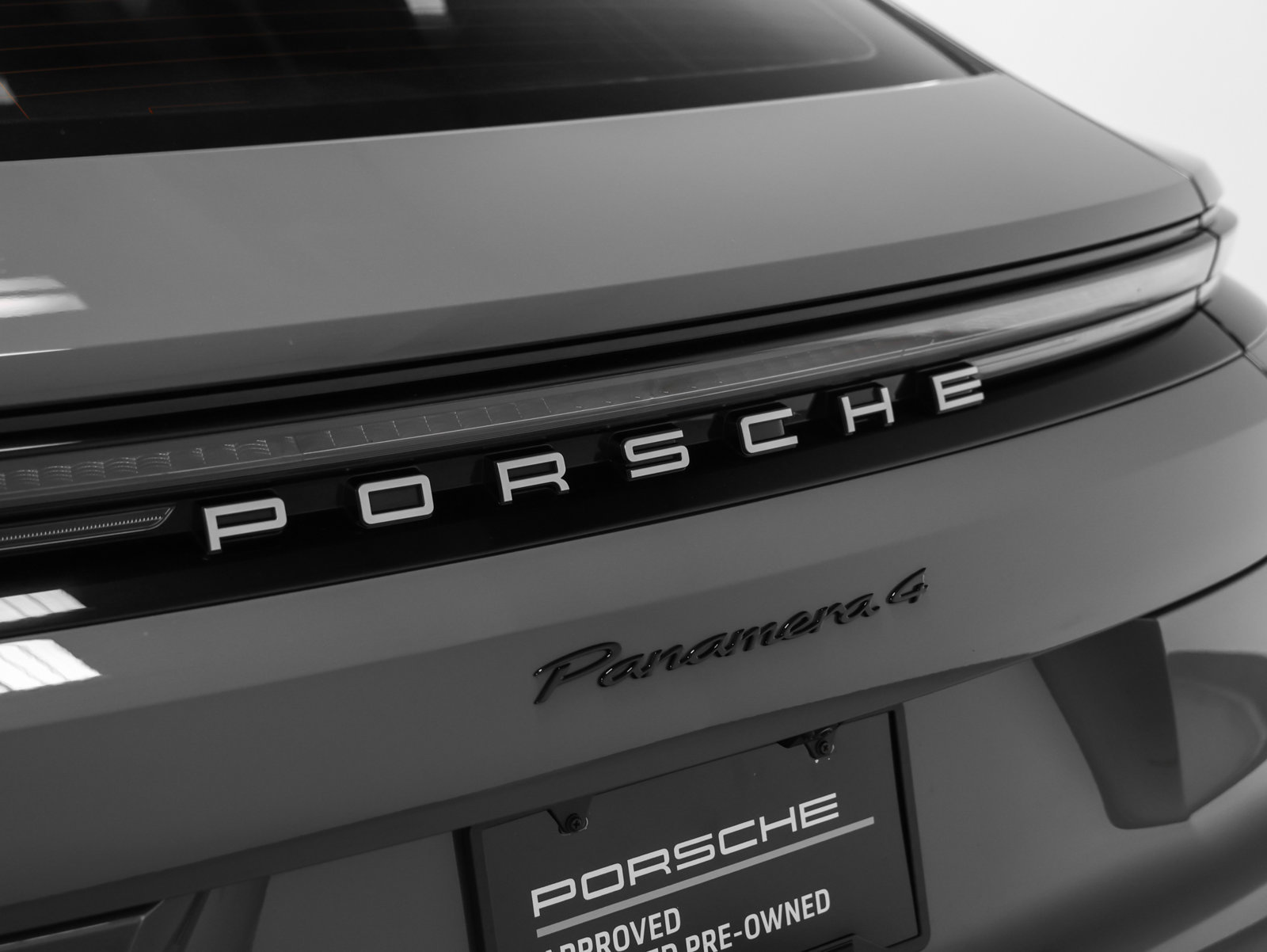 Certified 2025 Porsche Panamera 4 AWD/4WD image 18
