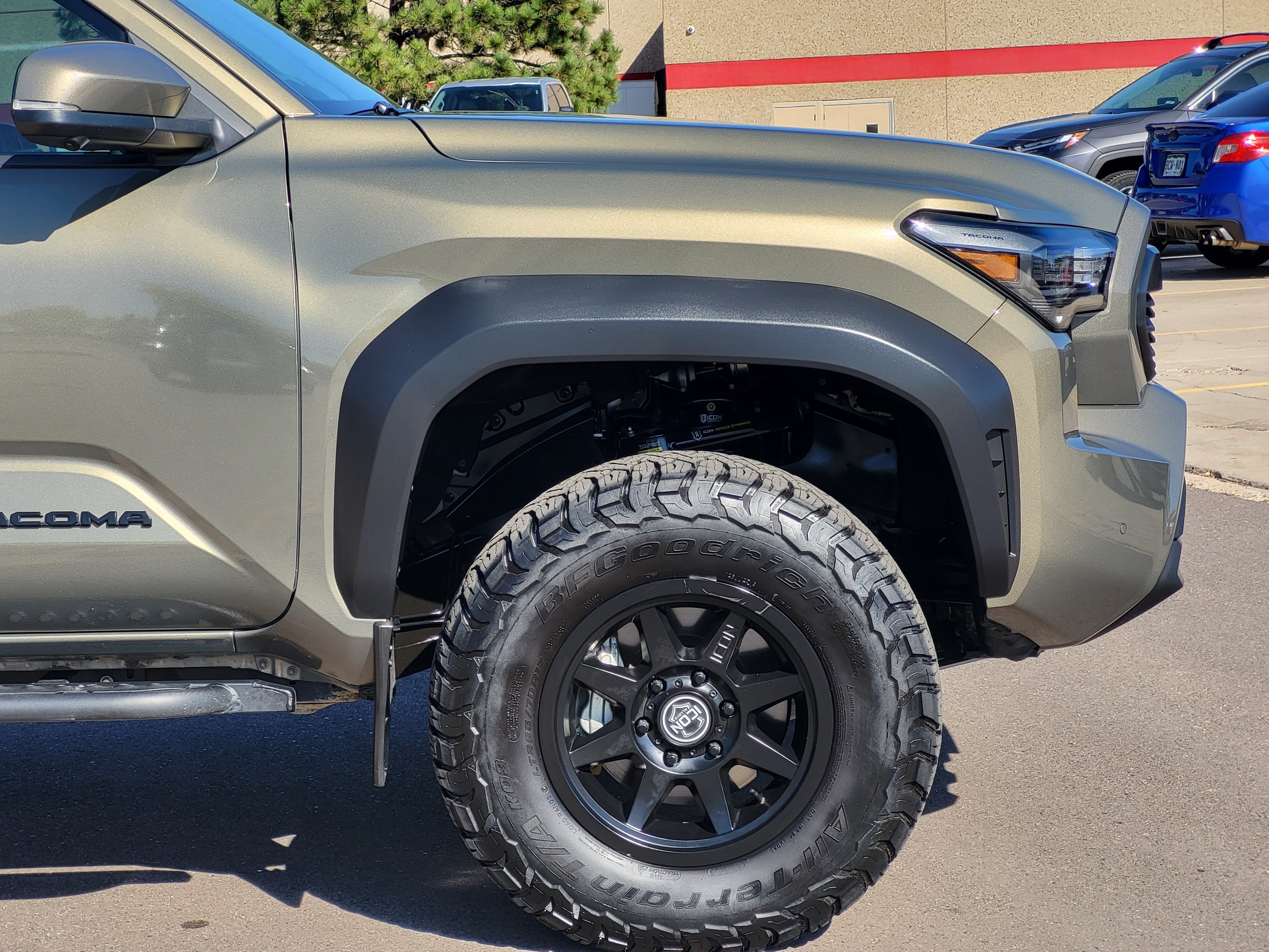 Used 2024 Toyota Tacoma TRD Off-Road w/ TRD Off Road Premium Package AWD/4WD image 7