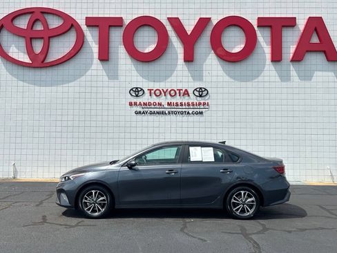 Used 2023 Kia Forte LXS w/ LXS Technology Package FWD image 5