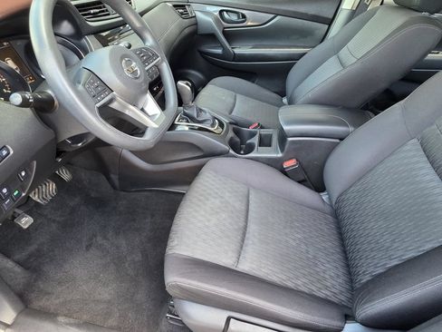 Used 2020 Nissan Rogue S FWD image 7