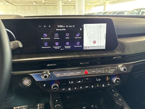 Used 2025 Kia Telluride SX Prestige AWD/4WD image 26