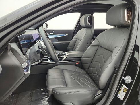 Used 2025 BMW 740i RWD image 15