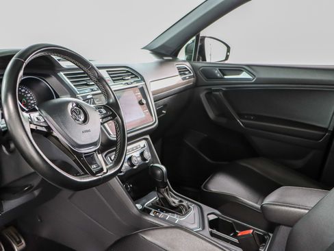 Used 2021 Volkswagen Tiguan SE R-Line image 22