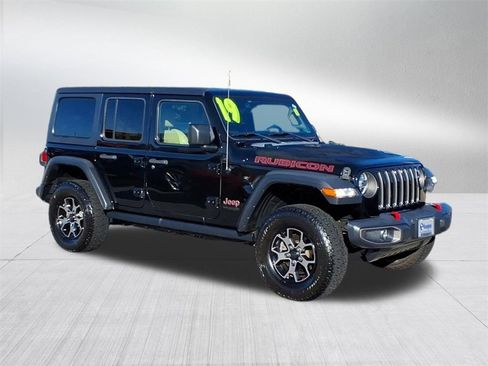 Used 2019 Jeep Wrangler Unlimited Rubicon w/ Cold Weather Group image 2