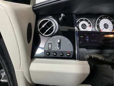 Used 2014 Rolls-Royce Wraith RWD image 17
