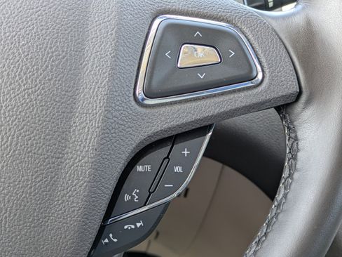 Used 2019 Lincoln MKC Select w/ Select Plus Package FWD image 24