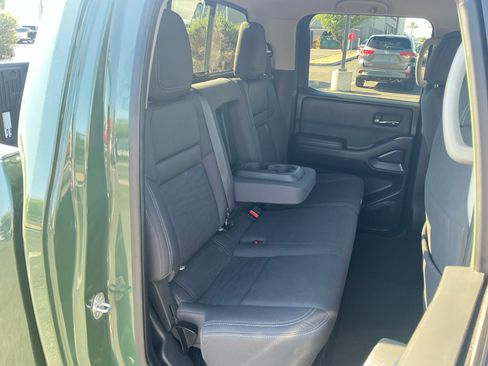 Used 2023 Nissan Frontier SV w/ SV Convenience Package RWD image 17