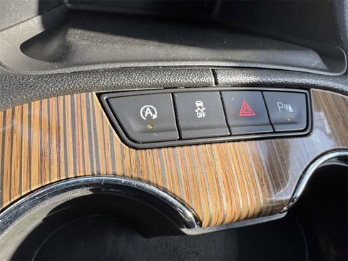 Used 2020 GMC Acadia SLE image 27