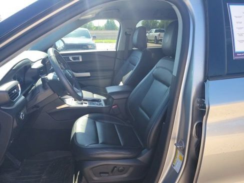 Used 2024 Ford Explorer XLT w/ Equipment Group 202A AWD/4WD image 16