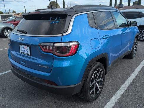 Used 2025 Jeep Compass Limited image 3