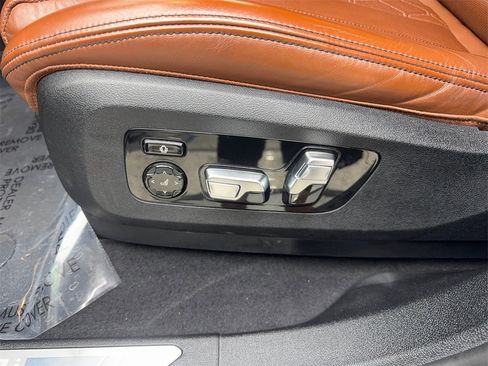 Used 2021 BMW X6 M50i w/ Executive Package image 31