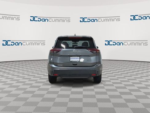 Used 2024 Nissan Rogue SV FWD image 7