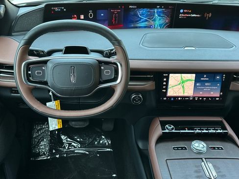 New 2026 Lincoln Navigator L Reserve AWD/4WD image 13