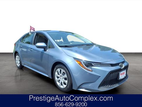 Used 2021 Toyota Corolla LE w/ Carpet Mat Package (TMS) FWD image 1
