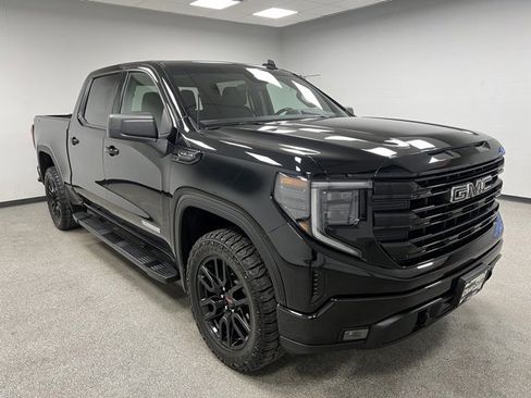 Used 2023 GMC Sierra 1500 Elevation image 2