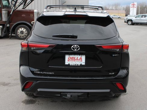 New 2026 Toyota Highlander XLE image 6