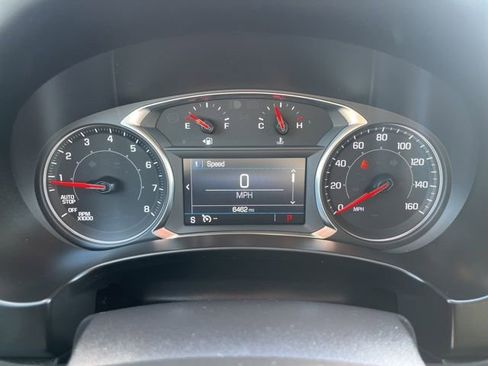 Used 2024 GMC Terrain SLE w/ Driver Convenience Package image 13