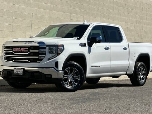 Certified 2025 GMC Sierra 1500 SLT image 8
