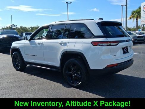 Certified 2025 Jeep Grand Cherokee Altitude AWD/4WD image 5