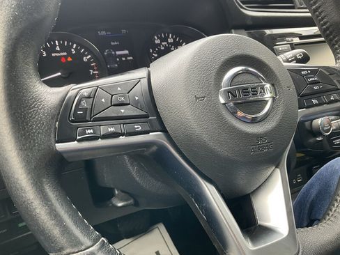 Used 2019 Nissan Rogue SV AWD/4WD image 25