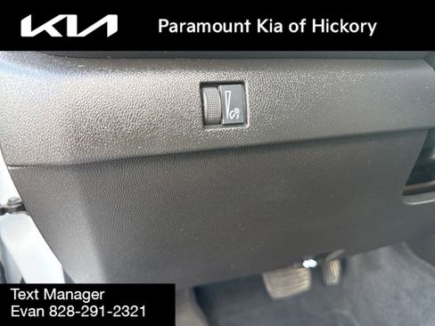 Used 2023 Chevrolet Colorado Trail Boss AWD/4WD image 17
