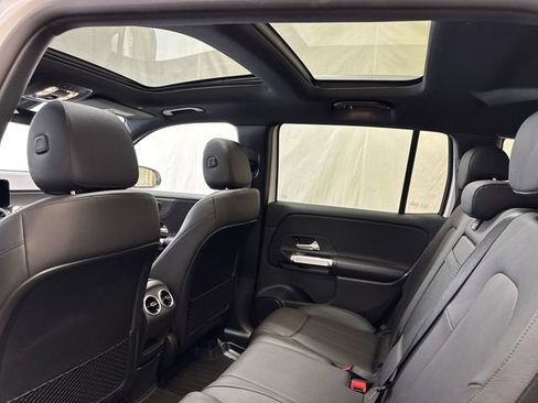 Used 2022 Mercedes-Benz GLB 250 4MATIC image 14