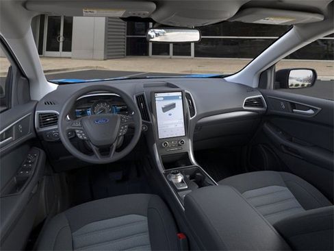 New 2024 Ford Edge SE image 9