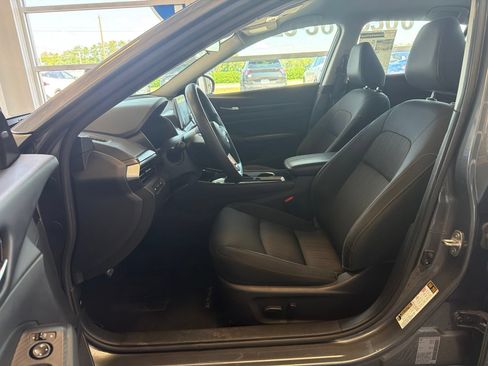 Used 2024 Nissan Altima 2.5 SV FWD image 15