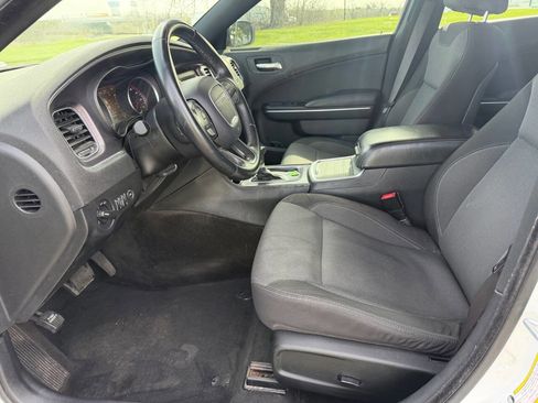 Used 2015 Dodge Charger SE w/ Power Sunroof Group image 11