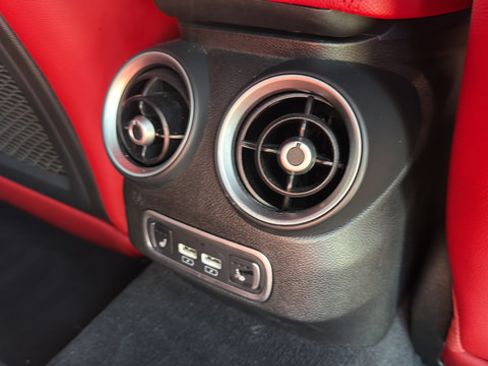 Used 2023 Alfa Romeo Giulia Veloce RWD image 26