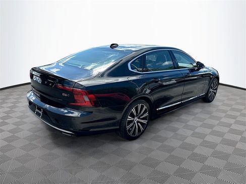 Used 2023 Volvo S90 B6 Plus image 8